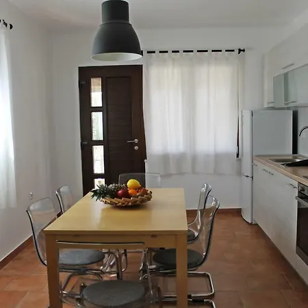 아파트 Dina 풀라