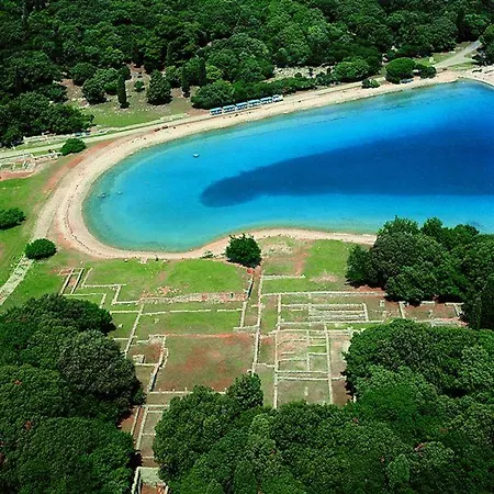 아파트 Dina 풀라